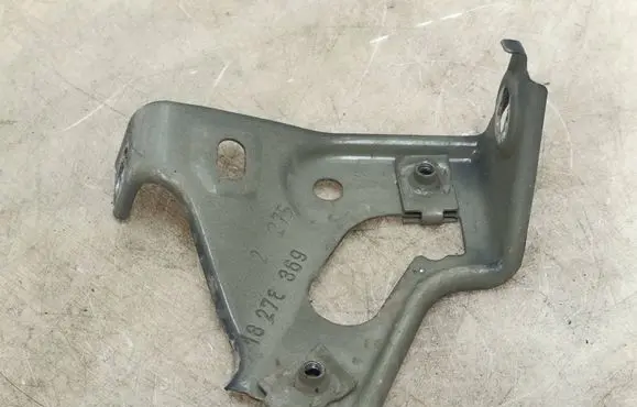 Opel Astra J Fender mounting bracket 13276369