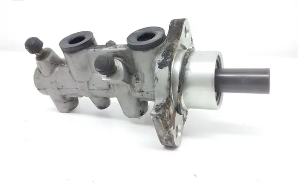 Volkswagen Golf IV Master brake cylinder W0023