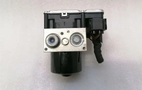 Porsche Cayenne (92A) ABS Pump 7P0614517T