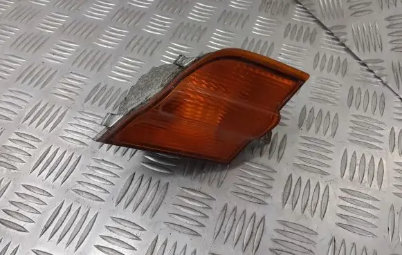 Nissan Micra Front indicator light 89027935