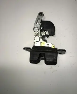 Hyundai Santa Fe Tailgate/trunk/boot lock/catch/latch 812302B000
