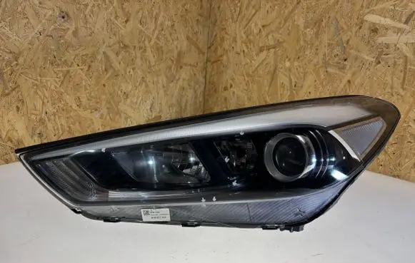 Hyundai Tucson TL Headlight/headlamp 92101D7100 C00649