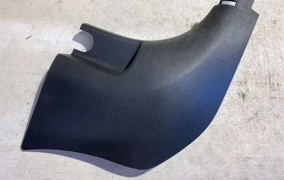 Foot area side trim