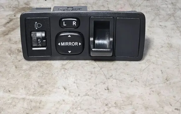 Toyota Corolla Verso E121 Wing mirror switch 183574