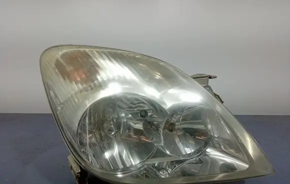 Toyota Corolla Verso E121 Headlight/headlamp