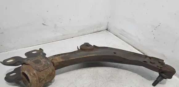 Volvo V70 Front lower control arm/wishbone 6G923A052