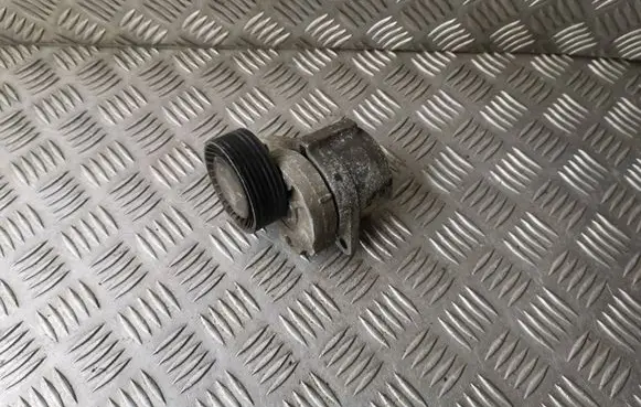 Volvo XC90 Alternator belt tensioner 