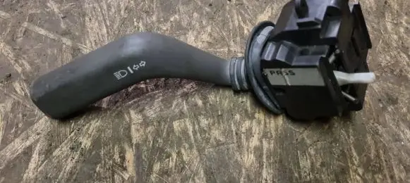 Volvo V40 Indicator stalk 30618229