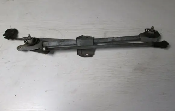 Mitsubishi Lancer Front wiper linkage 
