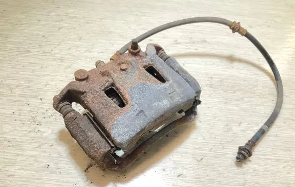 Nissan Leaf II (ZE1) Front brake caliper