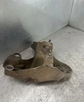 Audi A4 S4 B7 8E 8H Sway bar bush bracket, front 