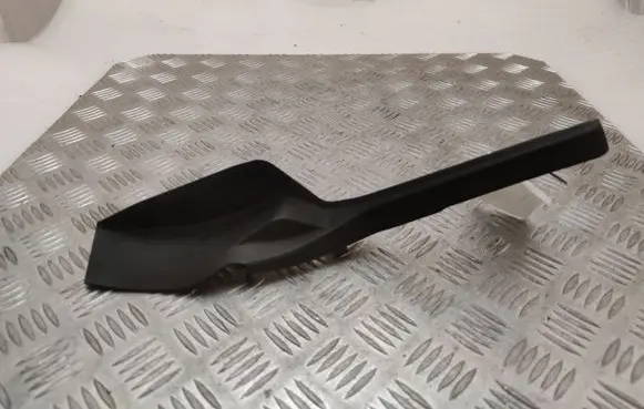 Toyota RAV 4 (XA50) Windshield trim 5386742031