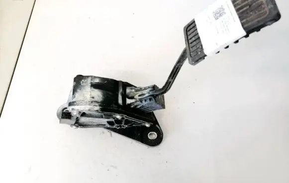 Honda CR-V Accelerator throttle pedal