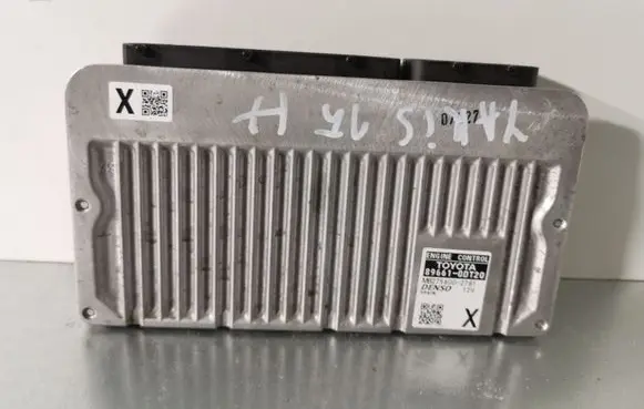 Toyota Yaris Engine control unit/module 896110DT20