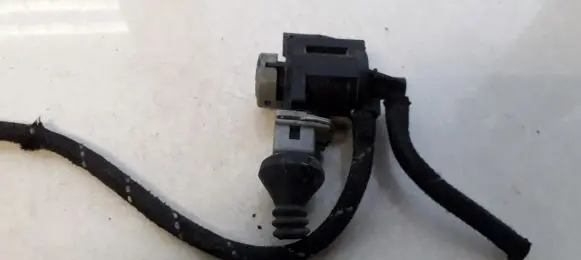 Skoda Superb B5 (3U) Turbo solenoid valve 1J0906283A
