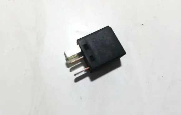 Ford Mondeo Mk III Other relay 2w9314b192ba 033932c