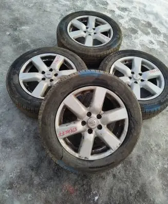 Nissan X-Trail T31 R17 wheel hub/cap/trim 