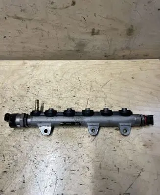Nissan X-Trail T31 Fuel main line pipe 0445214155 8200718753 0281002800