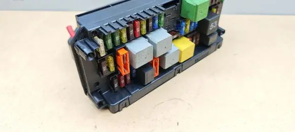 Mercedes-Benz C W204 SAM control unit A2129003414
