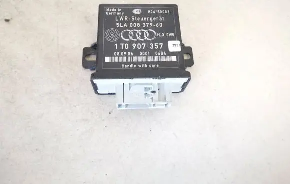 Volkswagen Golf V Light module LCM 1t0907357 5la008379-60