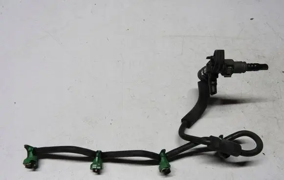 Peugeot 5008 Fuel injector supply line/pipe 9686219510