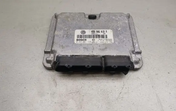 Volkswagen PASSAT B5 Engine control unit/module 038906018P 0281001720