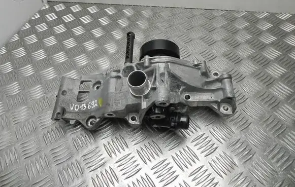 BMW 2 F45 Water pump 8631940