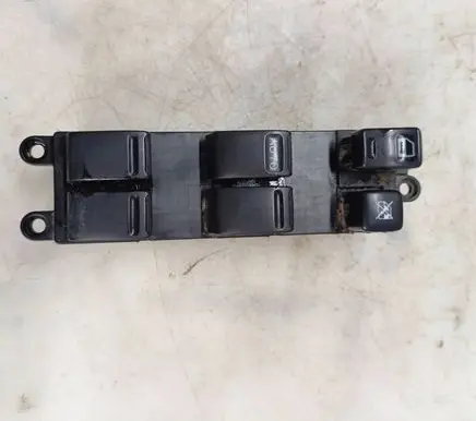 Nissan X-Trail T30 Electric window control switch 