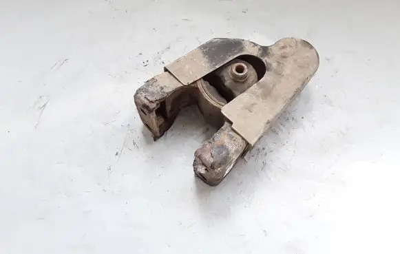 Hyundai Sonata Engine mount bracket 219343K100