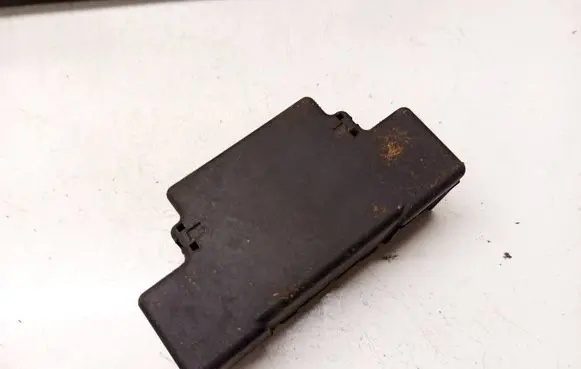 Toyota Avensis Verso Fuse box cover 13129783