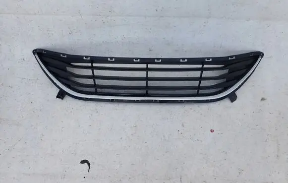 Hyundai Elantra Front bumper mounting bracket