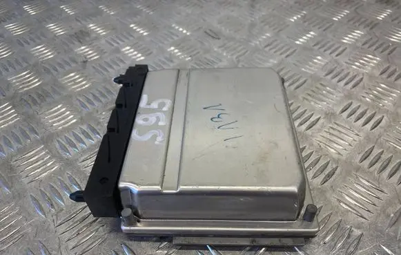 Volvo S40 Engine control unit/module 08677708A 28SA5360 0281010319