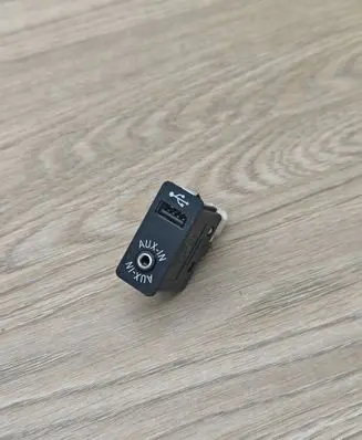 BMW 5 F10 F11 USB socket connector 9237653