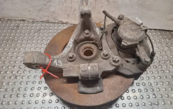 Opel Vectra C Front wheel hub spindle knuckle S25062574 6698L