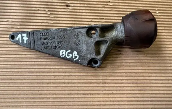 Skoda Octavia Mk2 (1Z) Engine mounting bracket 8E0199343J
