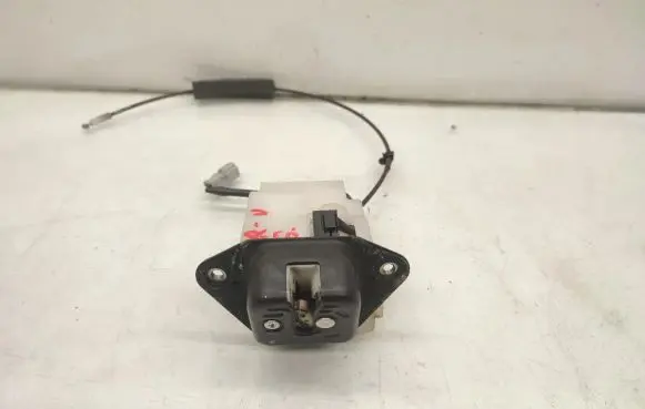 Honda FR-V Loading door lock 