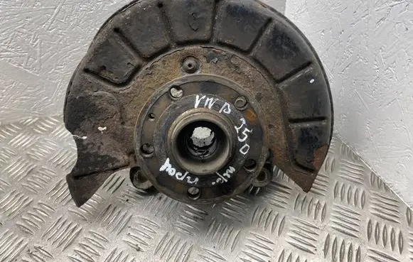 Volkswagen PASSAT B6 Front wheel hub