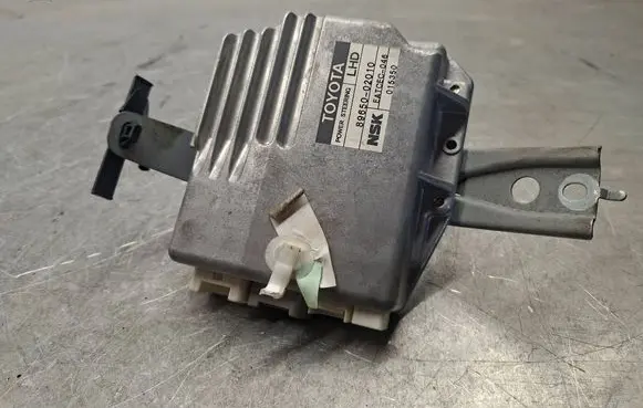 Toyota Corolla E120 E130 Power steering control unit/module 8965002010