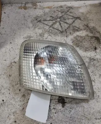Volkswagen PASSAT B5 Front indicator light