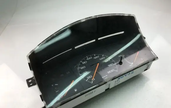 Mazda 626 Speedometer (instrument cluster) GK88B