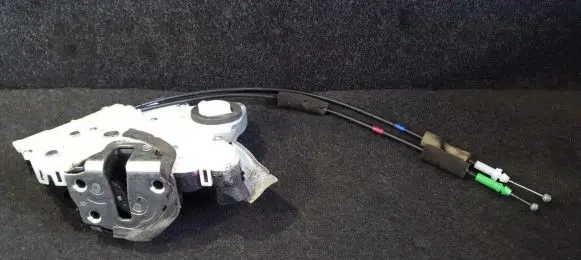 Toyota Prius (XW30) Front door lock