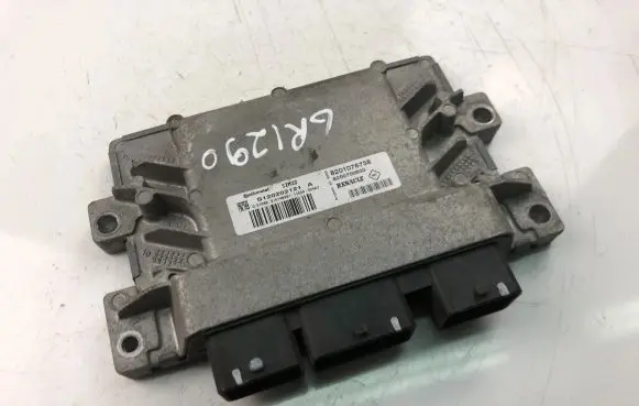 Renault Twingo II Engine control unit/module ECU 8201076738 S120202121A