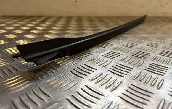 BMW i4 Windshield trim 7933087