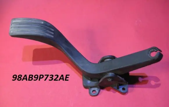 Ford Focus Accelerator throttle pedal 98AB9P732AE