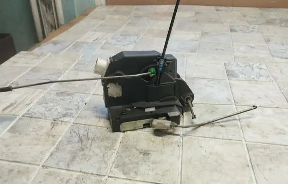 Land Rover Range Rover Sport L320 Front door lock