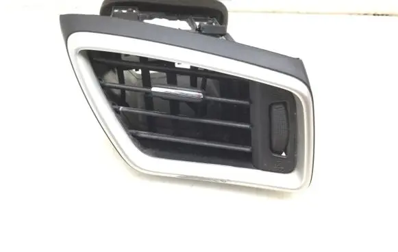 Nissan Qashqai Dashboard side air vent grill/cover trim 687604EA0A