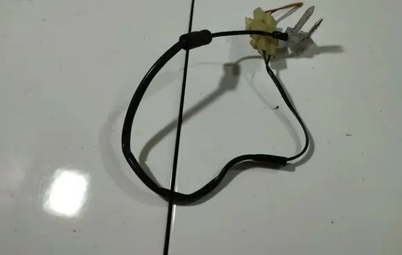 Suzuki Swift I Outside/exterior temperature sensor 