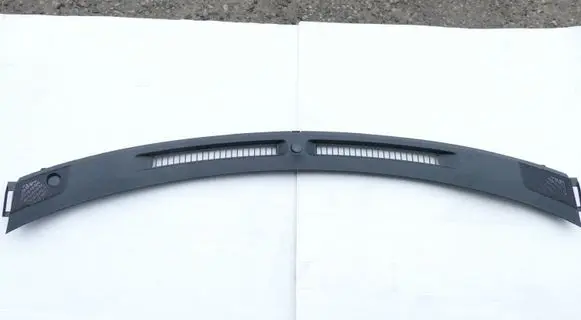 Nissan X-Trail T32 Dashboard glove box trim 683104CC0A