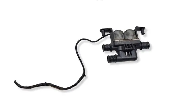 BMW X6 E71 Coolant heater control valve 6910544 64116910544