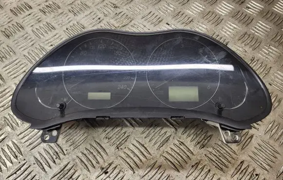 Toyota Avensis T250 Speedometer (instrument cluster)